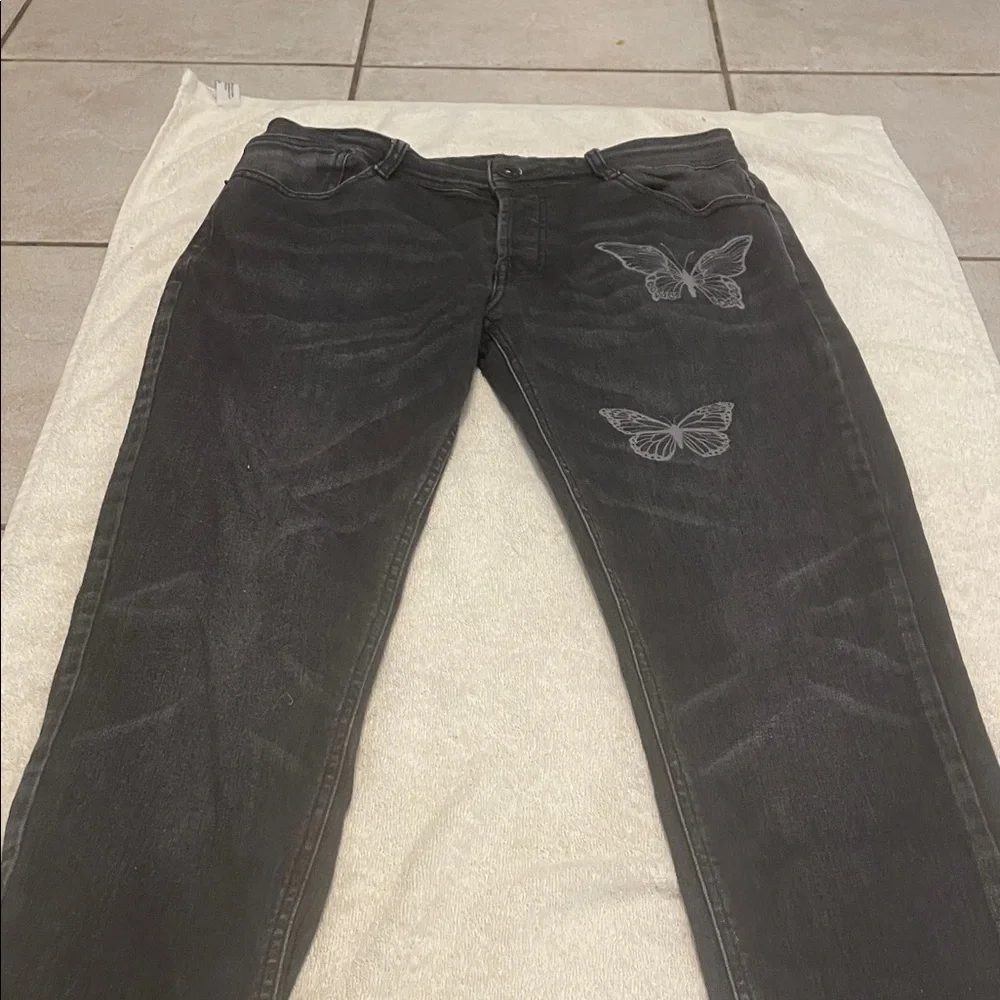 Chevignon Black Jeans with Butterflies - Picture 2 of 10